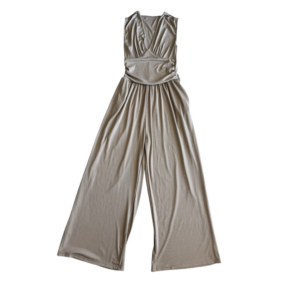 VIRAL RUCHED JUMPSUIT SIZE MEDIUM - Picture 2 of 6